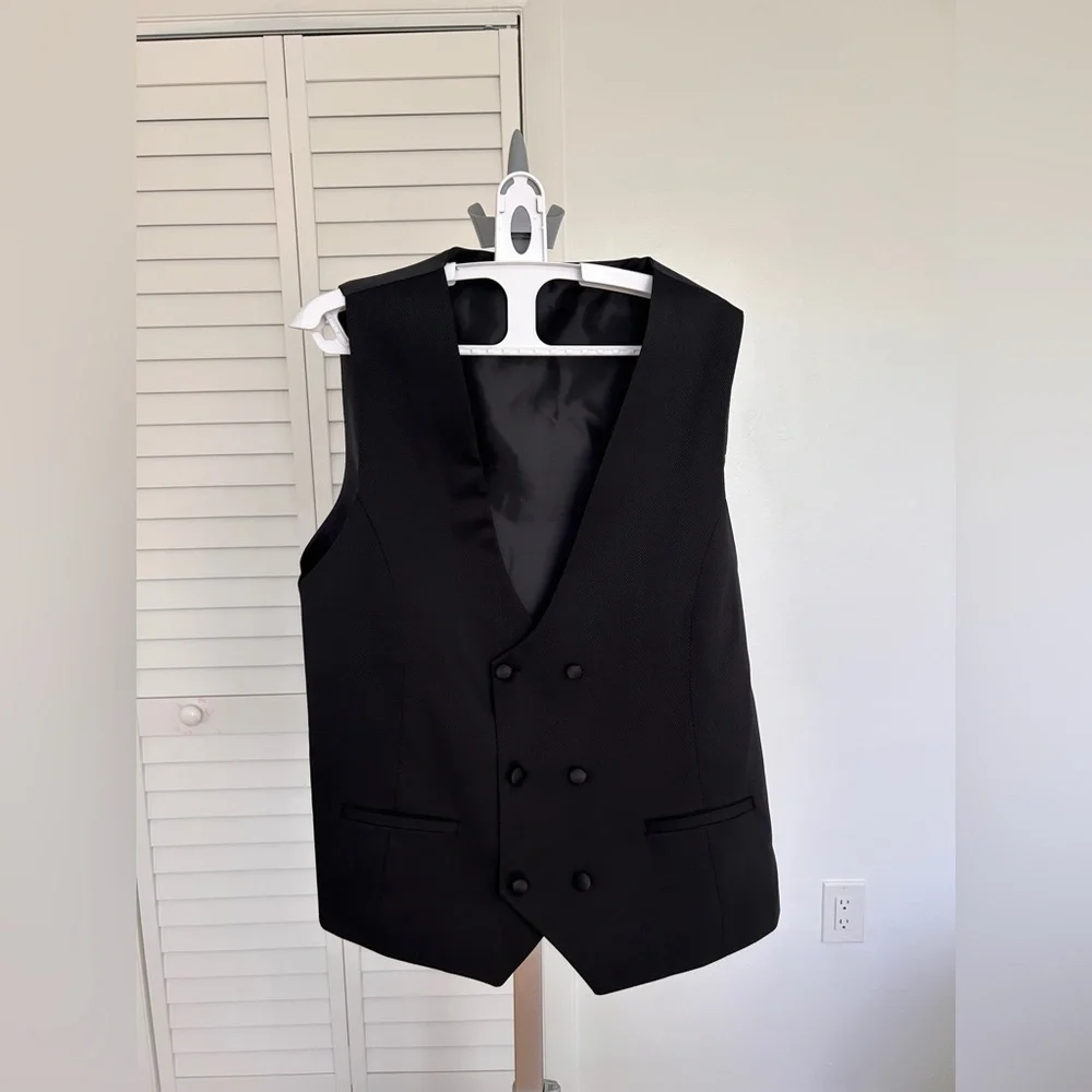 3-piece black tuxedo wedding and business suit with removable collar - Picture 3 of 16